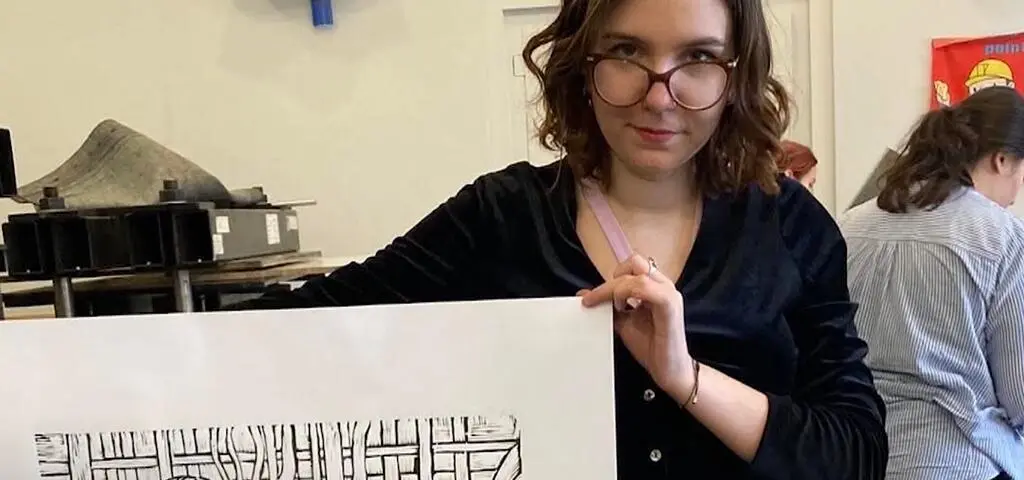 Wybuch w Akademii Sztuki. Studentka nie żyje, ale władze uczelni winnych nie widzą