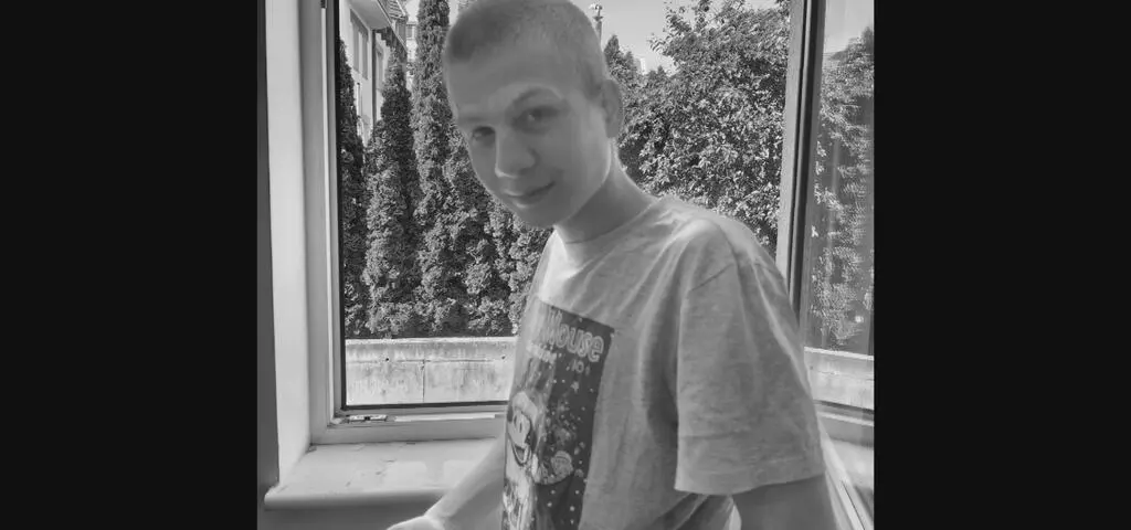 Kuba wszedł na słup kolejowej trakcji i zginął. Czy padł ofiarą niebezpiecznego challenge-u?