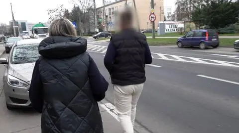 Celowo nie unika kolizji lub sam je prowokuje