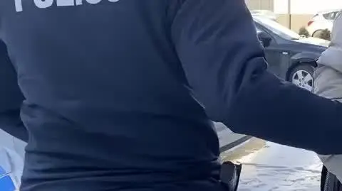 Zaatakował nożem ojca z synem