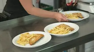 Świeża ryba z Bałtyku? Nasz dziennikarz zatrudnił się w nadmorskich smażalniach