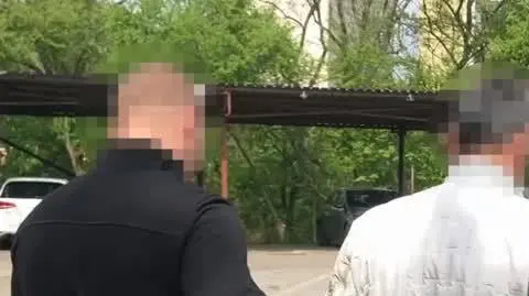 Zamiast przyjąć pomoc, zaatakował