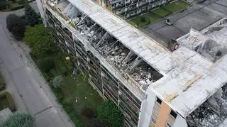 W pożarze bloku w Ząbkach stracili dorobek życia. „Zostaliśmy pozostawieni sami sobie”