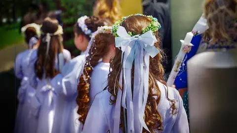 Płacz dzieci i rozczarowanie rodziców. Co wydarzyło się na komunii?