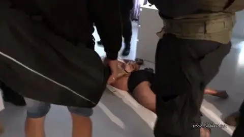 Kto zarabia na szmuglowaniu ludzi? 