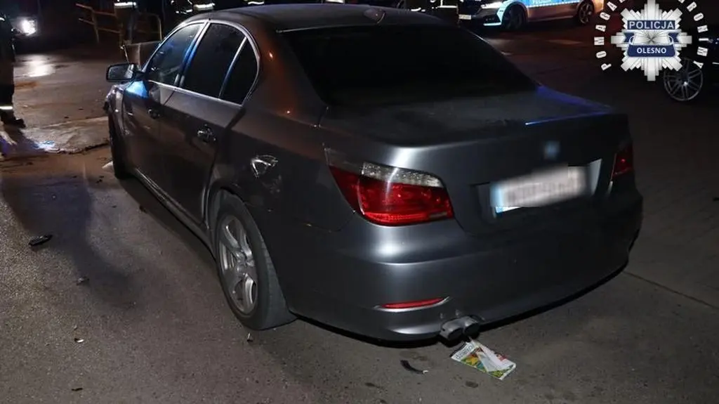 Zignorowała znak STOP i staranowała prawidłowo jadące audi. Są cztery osoby ranne
