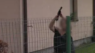 Groziła sąsiadowi bronią. Wkrótce rozpoczęcie procesu Małgorzaty K.