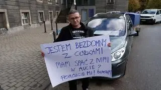 Samotny ojciec i niewidzialny wróg. „Córka z łazienki korzysta 15 razy dziennie”