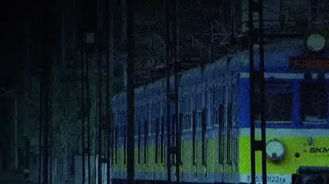 23-latek został wepchnięty pod pociąg