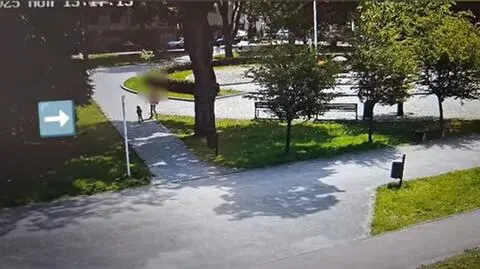 Matka siedziała na ławce, gdy 3-latka biegła w stronę ulicy. Później przyznała, że „wciągnęła kreskę”