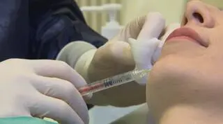 Ciemna strona nielegalnych zabiegów medycyny estetycznej. „Potem pacjentki leczone są z publicznych pieniędzy”