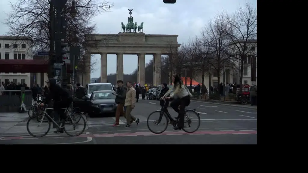 ZAJAWKA BEZDOMNI BERLIN