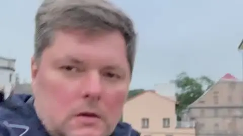 Jak wezwać pomoc na zalanym terenie?