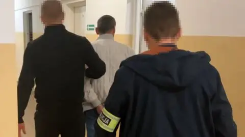 Zamiast przyjąć pomoc, zaatakował. 60-latkowi grozi 3 lata więzienia