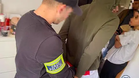 Kierował "amerykańskimi żołnierzami". Nigeryjczyk został zatrzymany w Warszawie