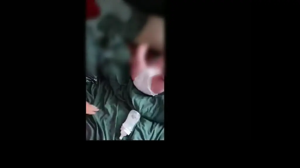 Matka groziła własnym dzieciom nożem