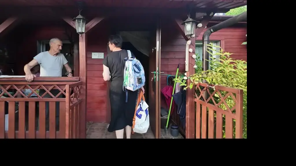 Schorowana rodzina mieszka na działkach