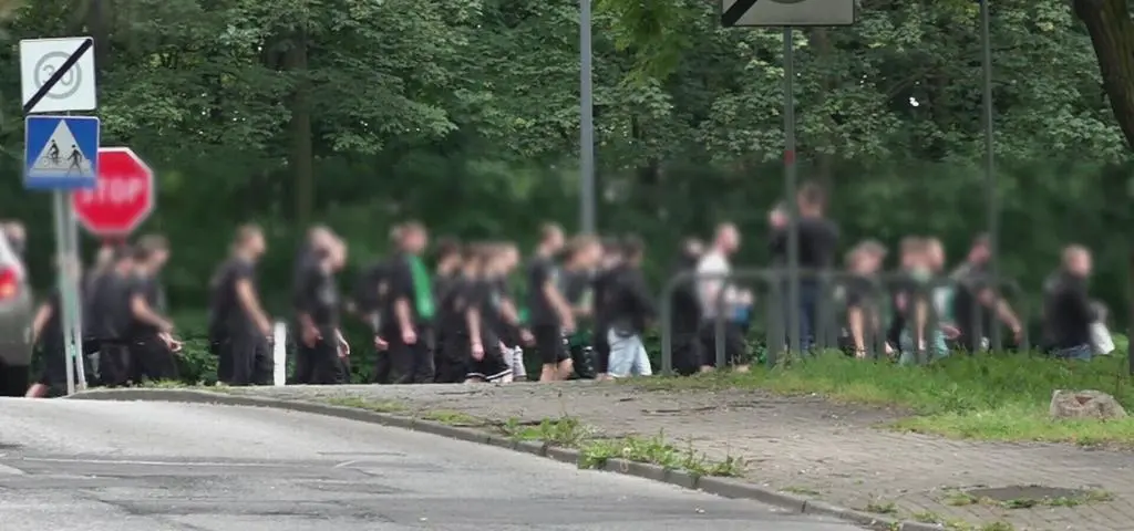 Brutalny napad pseudokibiców na rodzinę z dzieckiem. "Wyglądało to jak w filmie"