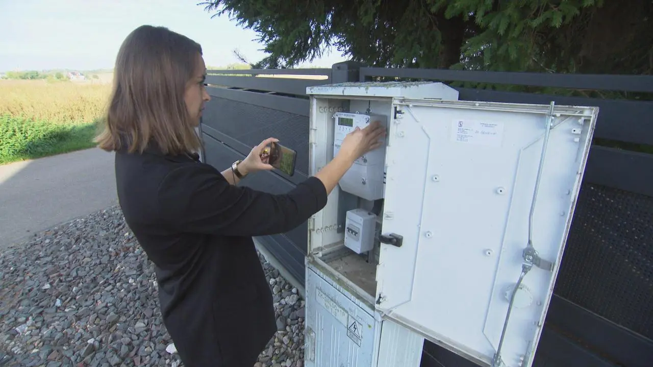 Aunque tienen unidades fotovoltaicas, tienen que pagar una factura de luz enorme.