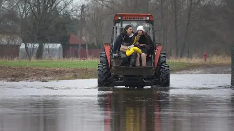 Zalane drogi i posesje