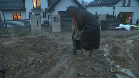 Mieszkańcy ulicy Wiosennej z trudem wydostają się z domów