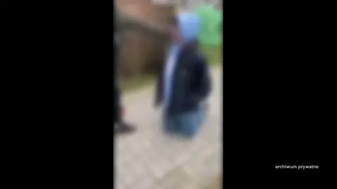 Biją, poniżają i chwalą się tym w sieci