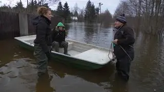 Zalane pola, drogi, posesje i budynki gospodarcze