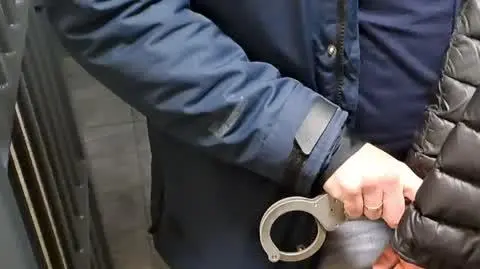 44-latek i dwójka nastolatków zatrzymana za oszustwa na "wypadek"