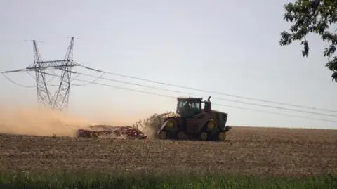 Ojciec zabił ich matkę, teraz mogą stracić to co im zostało