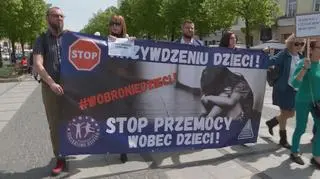 Skala przemocy wobec dzieci przeraża. „Nie daliśmy rady jako państwo i jako dorośli”