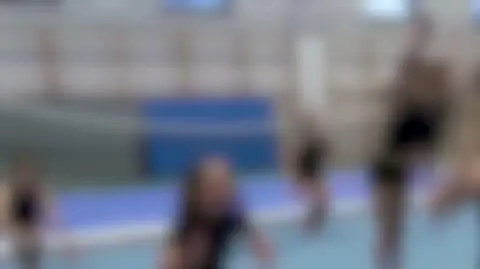 Nauczyciel nagrywał uczennice