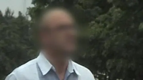"Kto stoi za Sławomirem J.?"