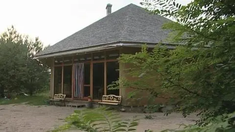 Gliniane domy dla oszczędnych