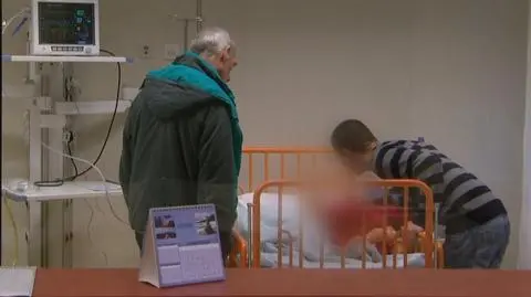 Policja: takie obrażenia nie powstają na skutek upadku z łóżka!