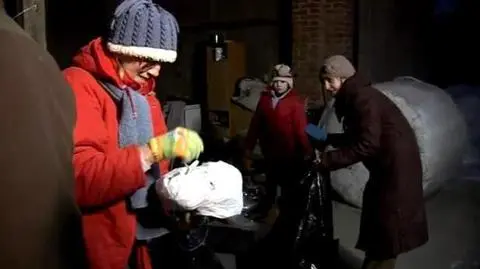 Czy powodzianie zdążą wyprowadzić się z kontenerów przed świętami?