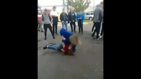 Brutalna bójka nastolatek. „Dziewczyny są teraz bardziej agresywne od chłopców”