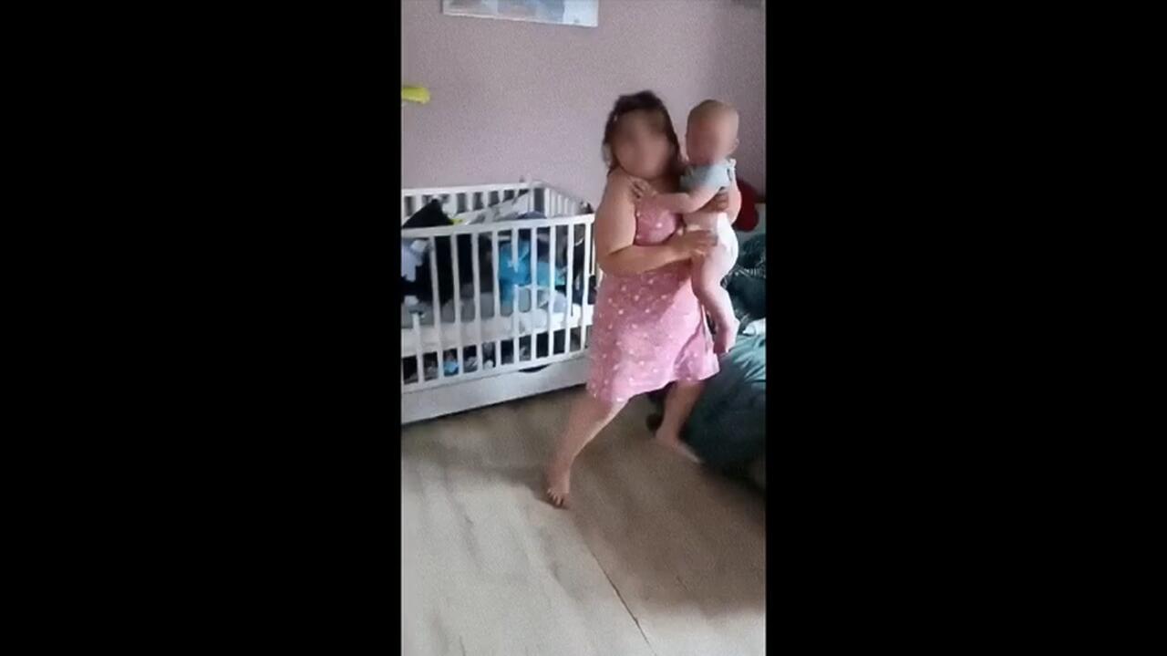 Matka groziła własnym dzieciom nożem? Dlaczego wciąż są pod jej opieką?