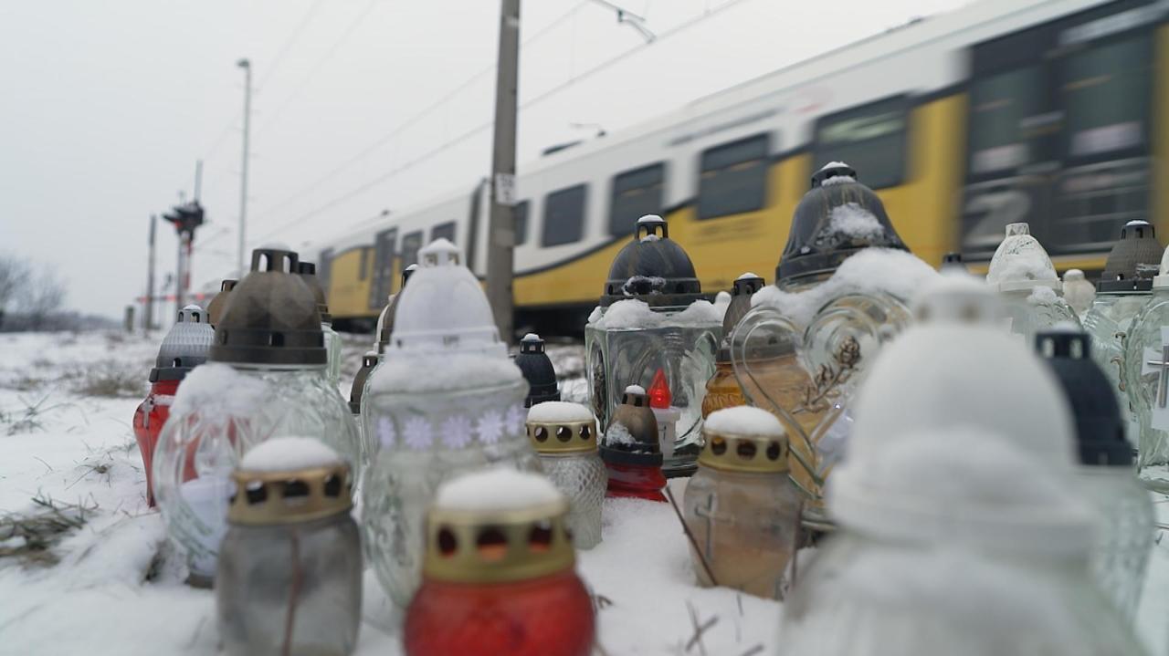 Młode małżeństwo zginęło na przejeździe kolejowym. Po dwóch miesiącach wciąż więcej pytań niż odpowiedzi