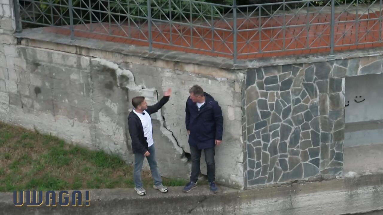 Była ścieżka dla mieszkańców, a teraz jest betonowy mur, który uniemożliwia przejście 