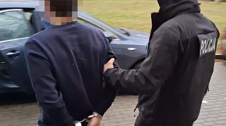 20-latek zaatakował swoich rodziców nożem. Mężczyzna usłyszał już zarzuty
