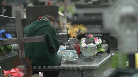 Skandaliczna interwencja lekarska w asyście policji. „Jak nieśli go do karetki, to głowa mu zwisała”