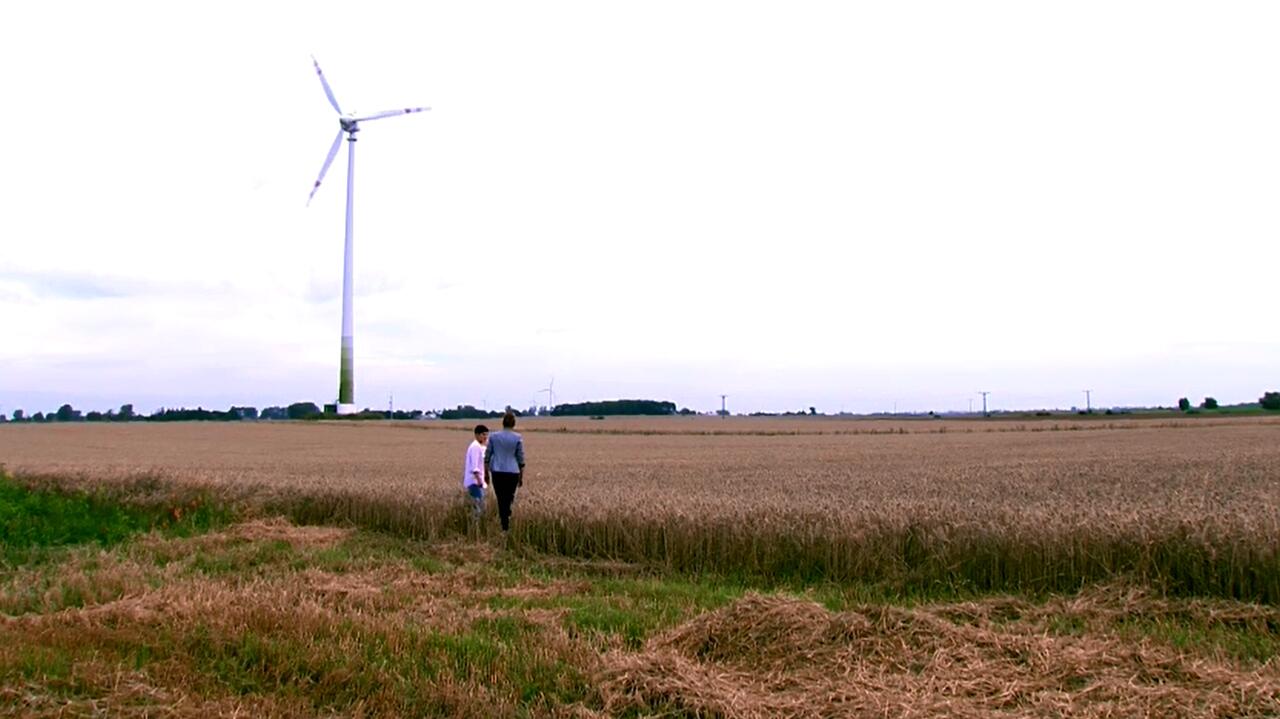 Wiatraki niszczą im życie. "A co ja mogę zrobić?"